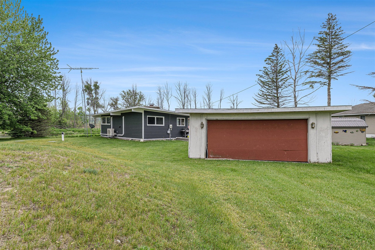 16864 Northwood Highway, Arcadia, MI, 49613-8705