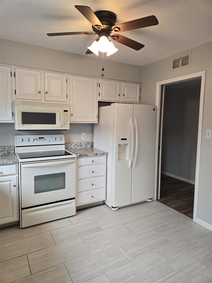 1512 Normandy Road UNIT&nbsp;105, Royal Oak, MI, 48073-2452