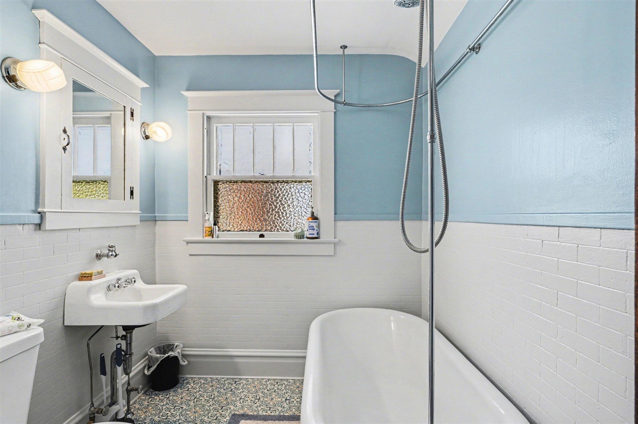 702 N Nottawa Street, Sturgis, MI, 49091