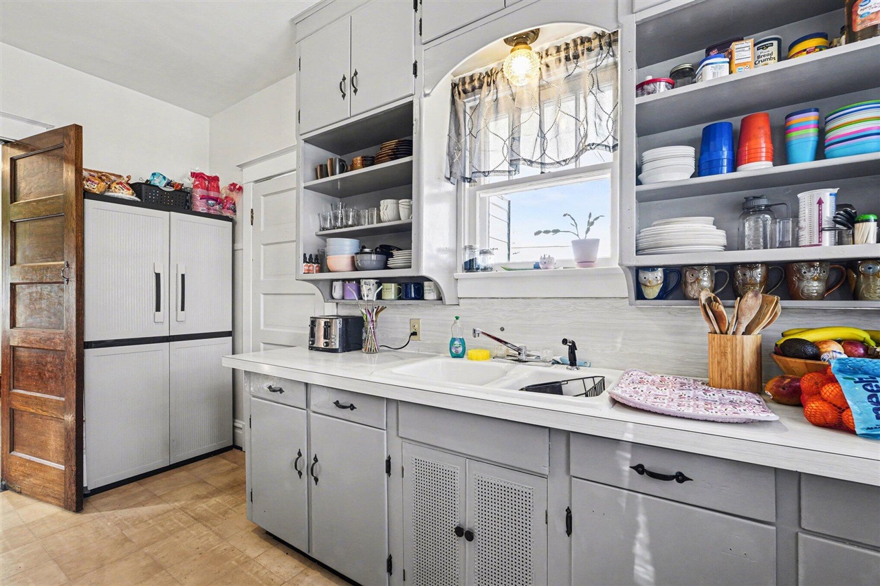 702 N Nottawa Street, Sturgis, MI, 49091