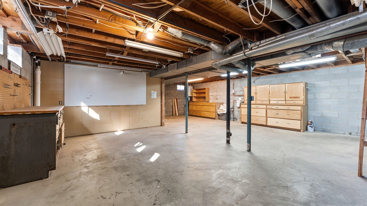 3540 Windemere Drive, Ann Arbor, MI, 48105-2842