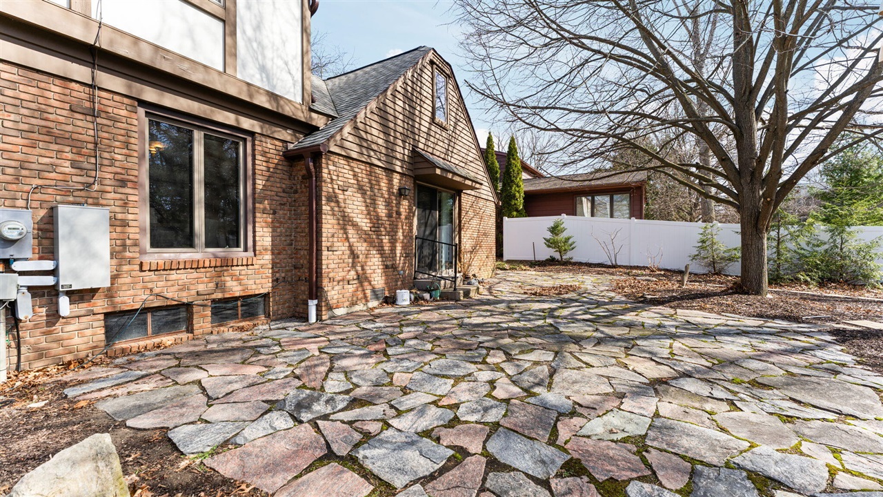 3540 Windemere Drive, Ann Arbor, MI, 48105-2842