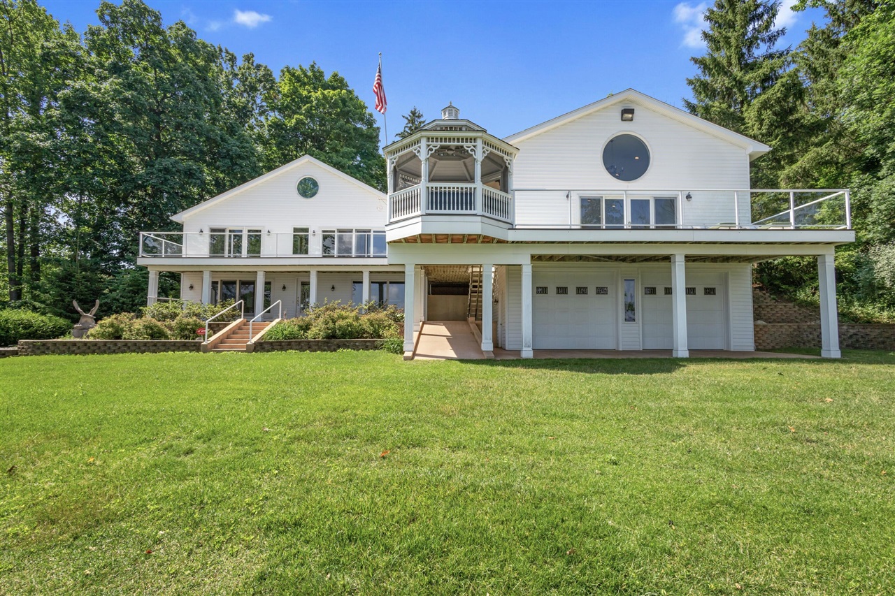 15665 Portage Road photo 4