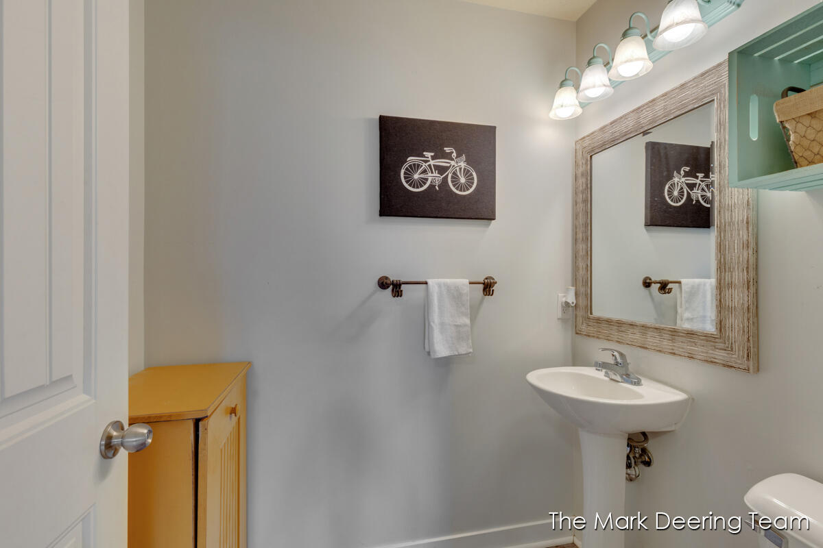 8471 45th Street, Ada, MI, 49301-9254