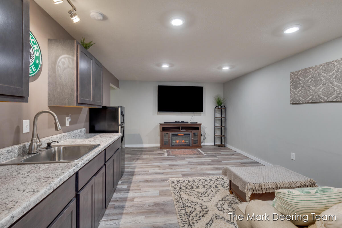 8471 45th Street, Ada, MI, 49301-9254