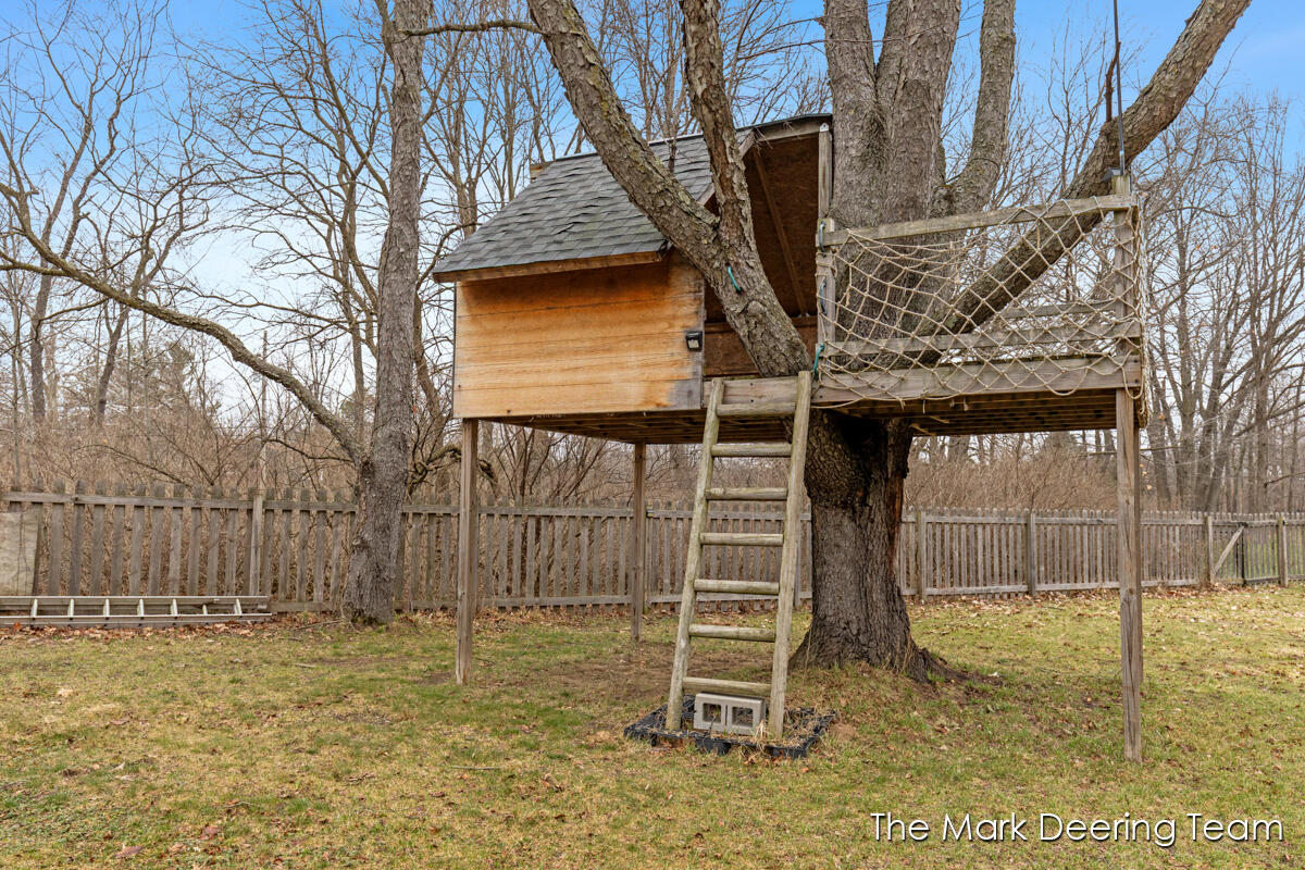 8471 45th Street, Ada, MI, 49301-9254