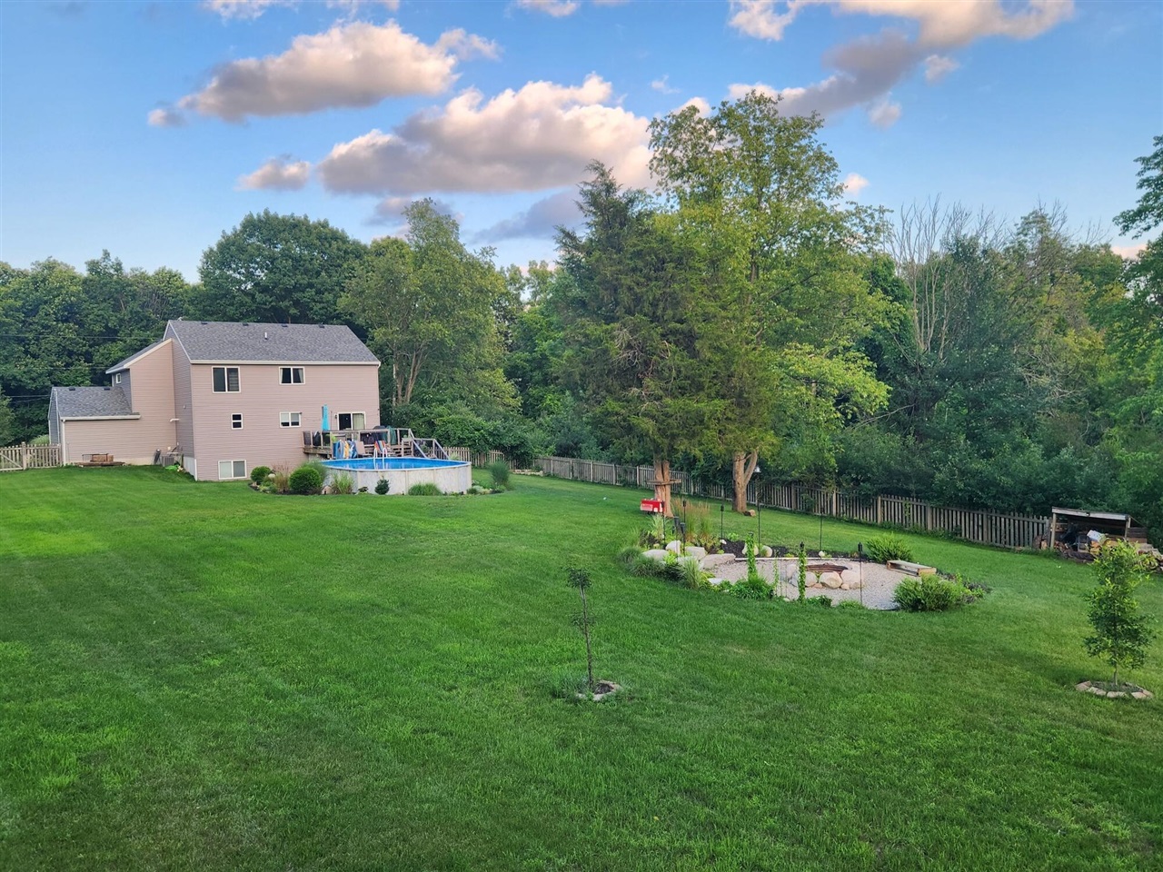 8471 45th Street, Ada, MI, 49301-9254