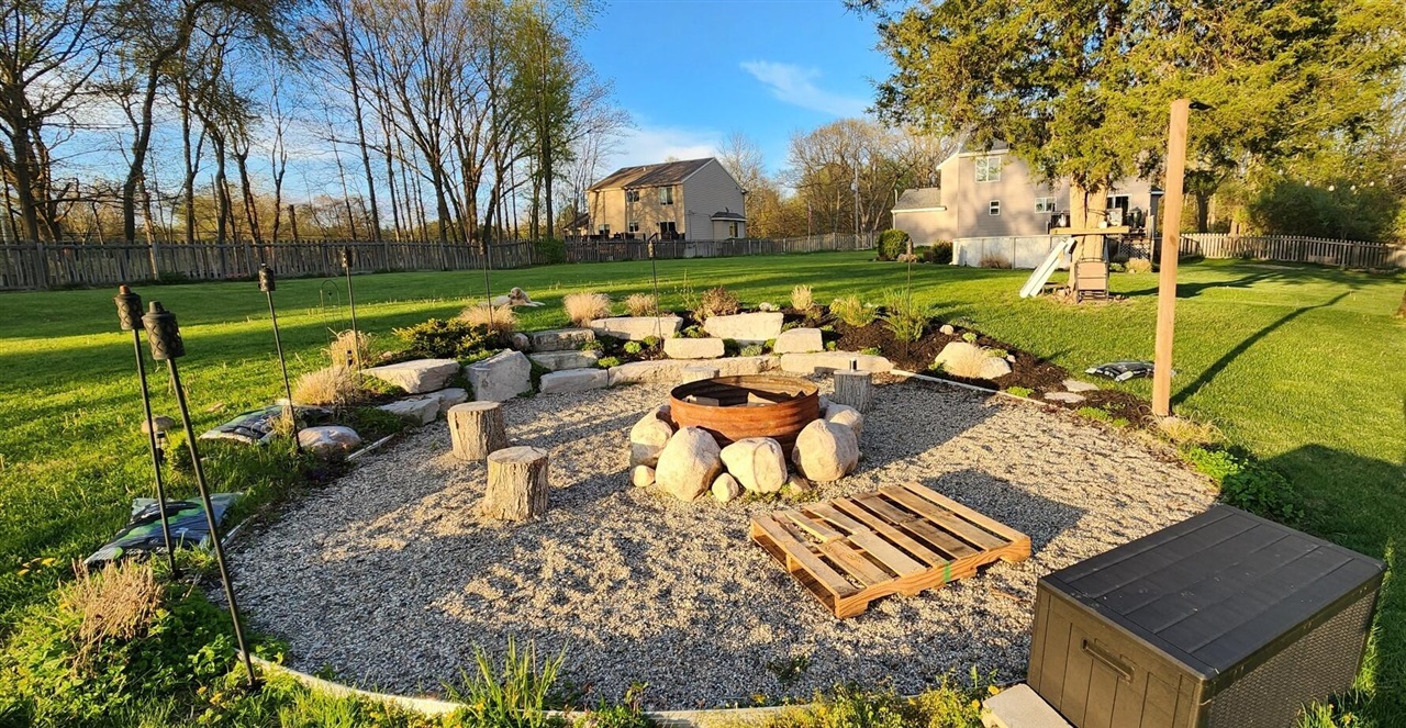 8471 45th Street, Ada, MI, 49301-9254