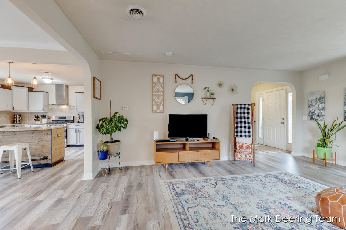 8471 45th Street, Ada, MI, 49301-9254