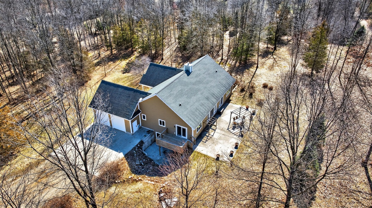 6820 Bowerman Road, Horton, MI, 49246-9511