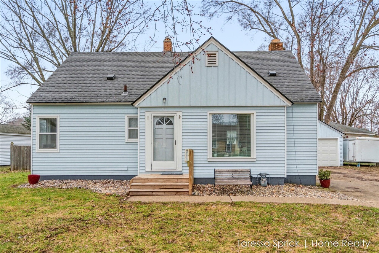 112 Cambridge Avenue, Holland, MI, 49423