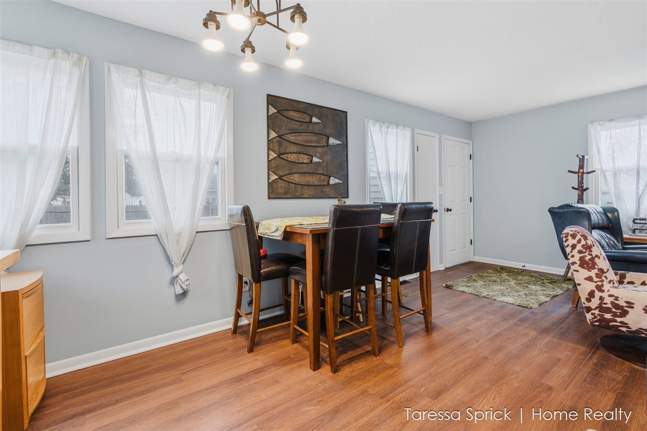 112 Cambridge Avenue, Holland, MI, 49423