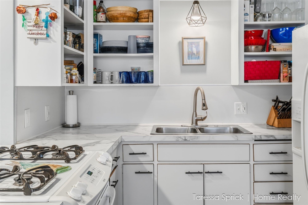 112 Cambridge Avenue, Holland, MI, 49423