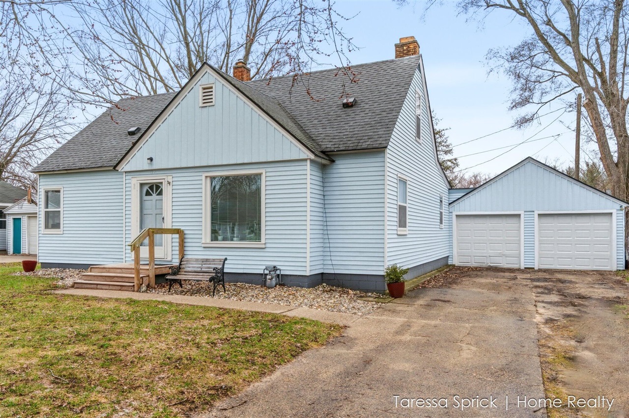 112 Cambridge Avenue, Holland, MI, 49423