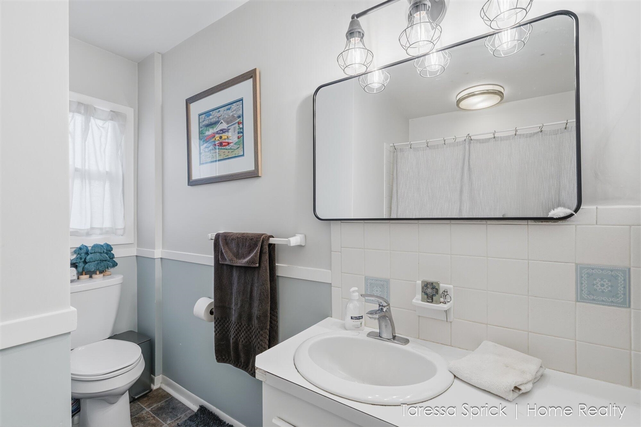 112 Cambridge Avenue, Holland, MI, 49423