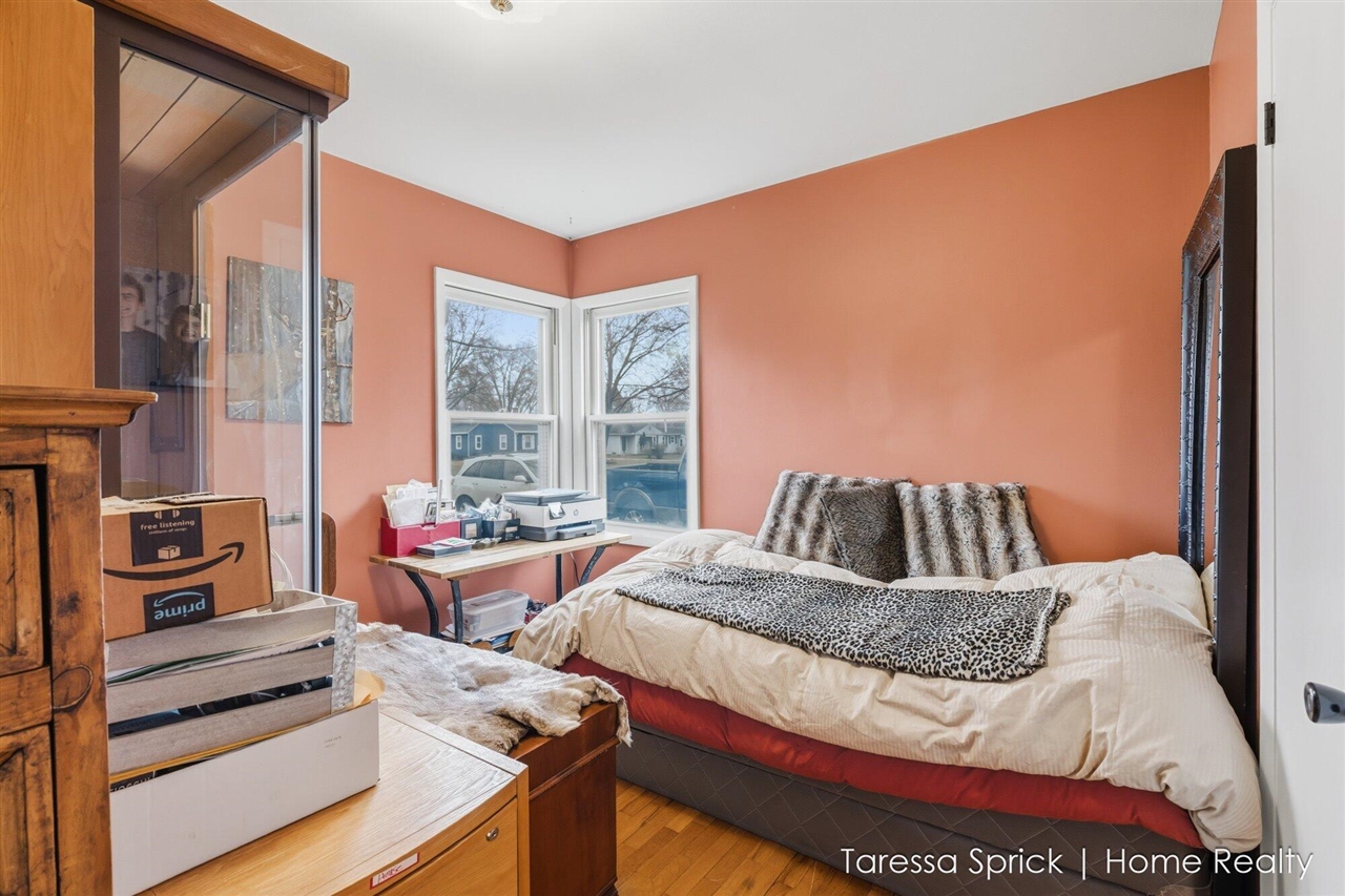 112 Cambridge Avenue, Holland, MI, 49423