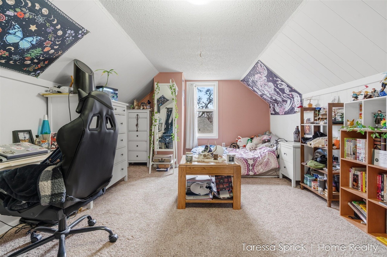 112 Cambridge Avenue, Holland, MI, 49423