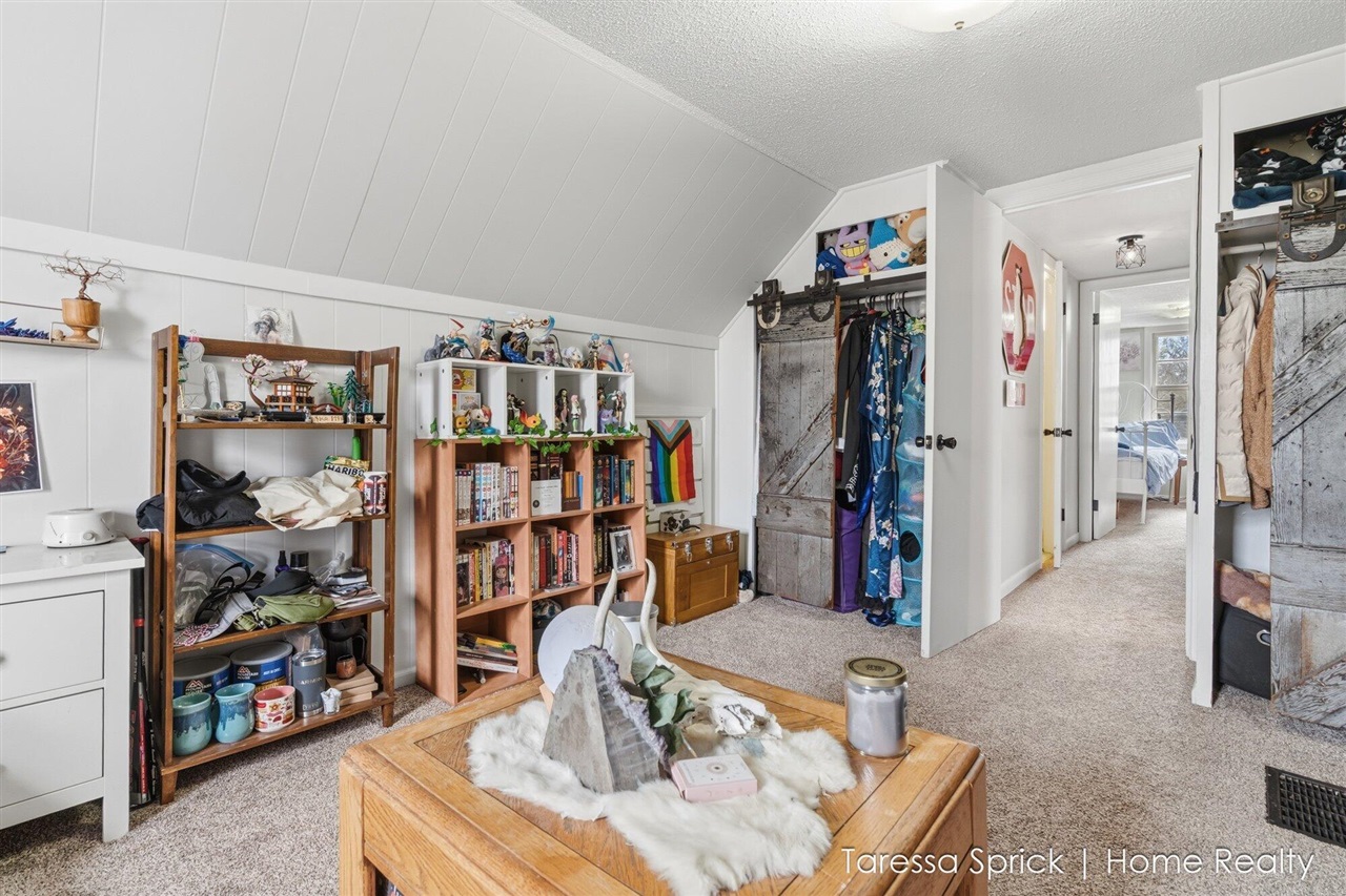 112 Cambridge Avenue, Holland, MI, 49423