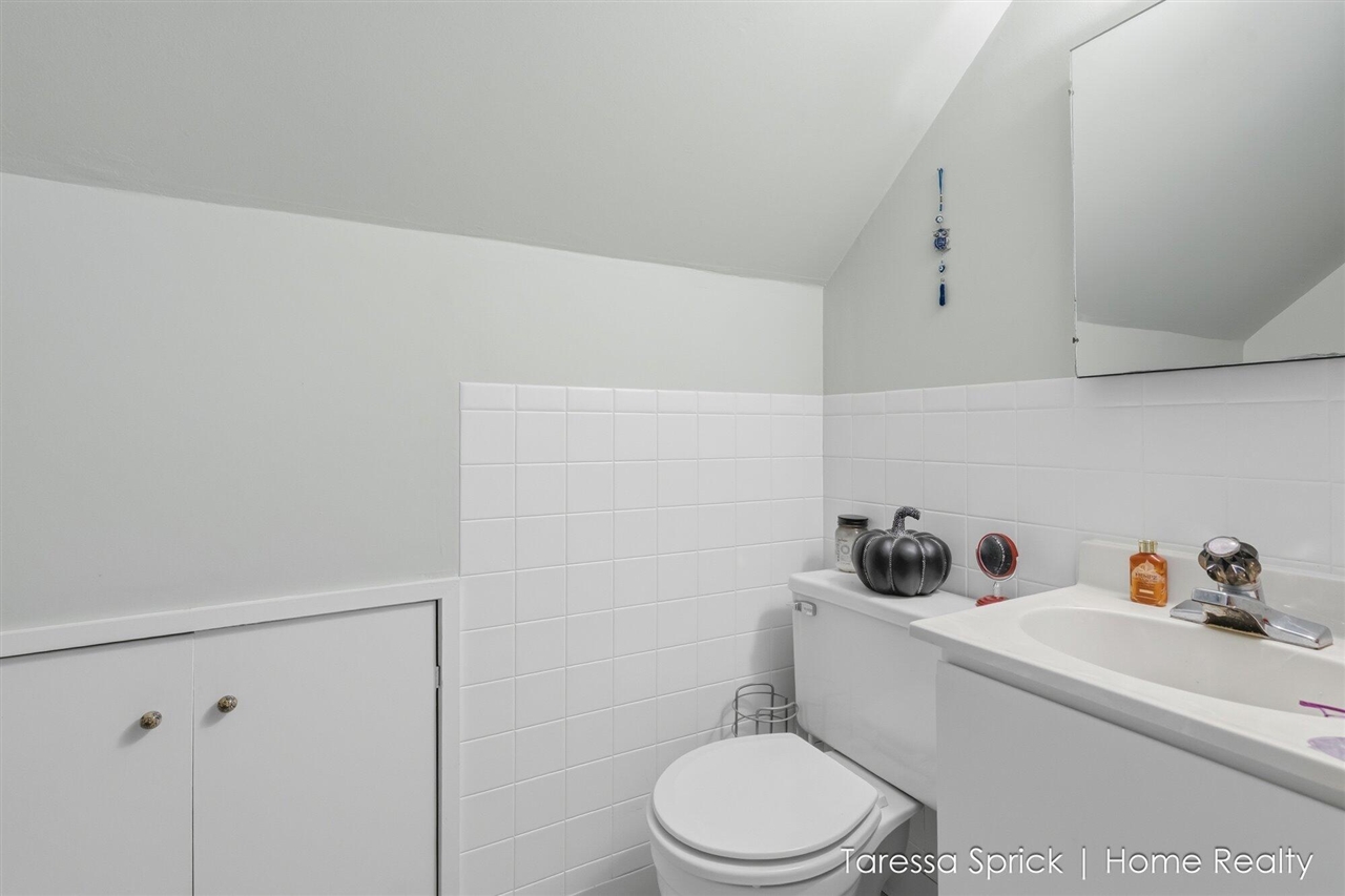 112 Cambridge Avenue, Holland, MI, 49423