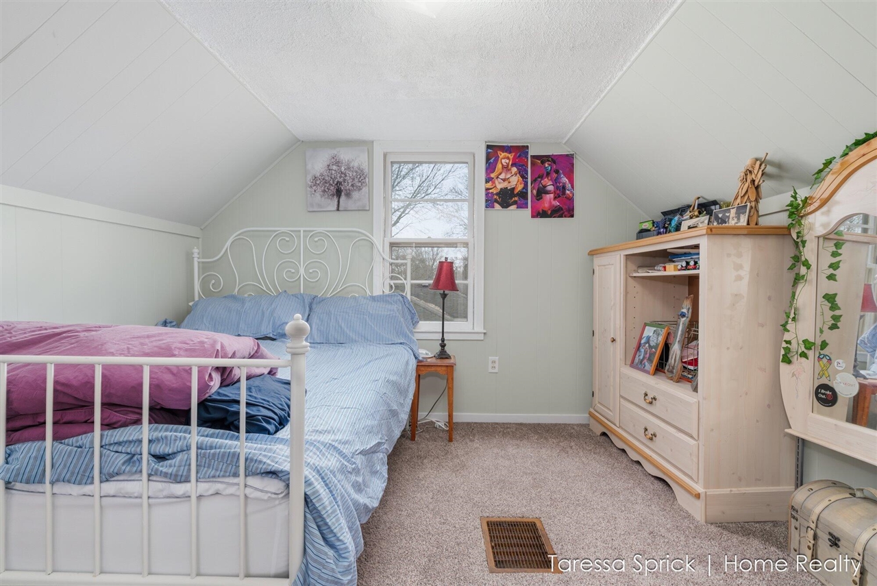 112 Cambridge Avenue, Holland, MI, 49423