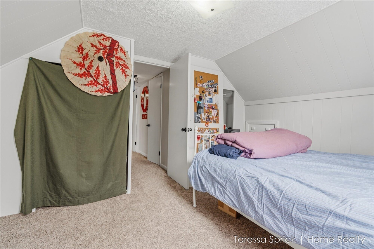 112 Cambridge Avenue, Holland, MI, 49423