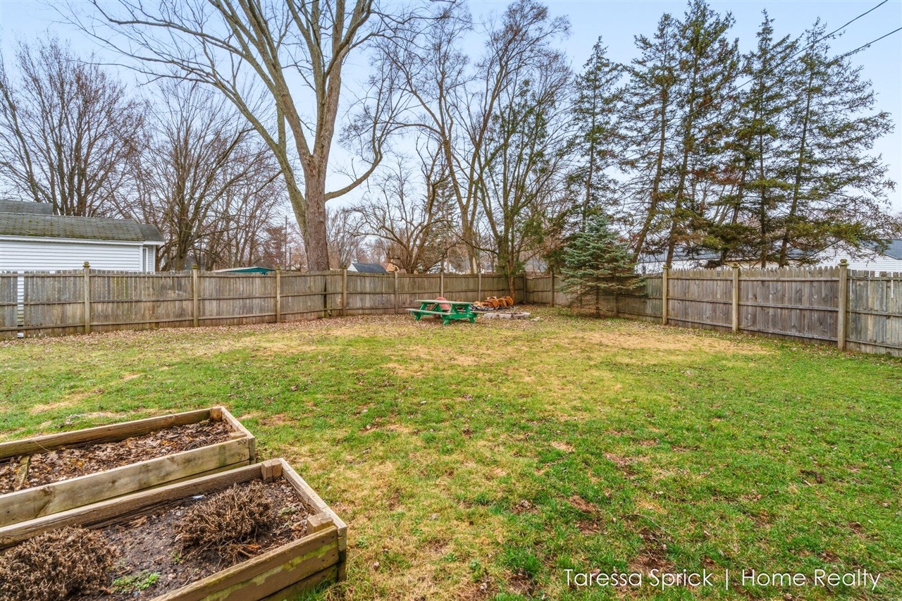 112 Cambridge Avenue, Holland, MI, 49423