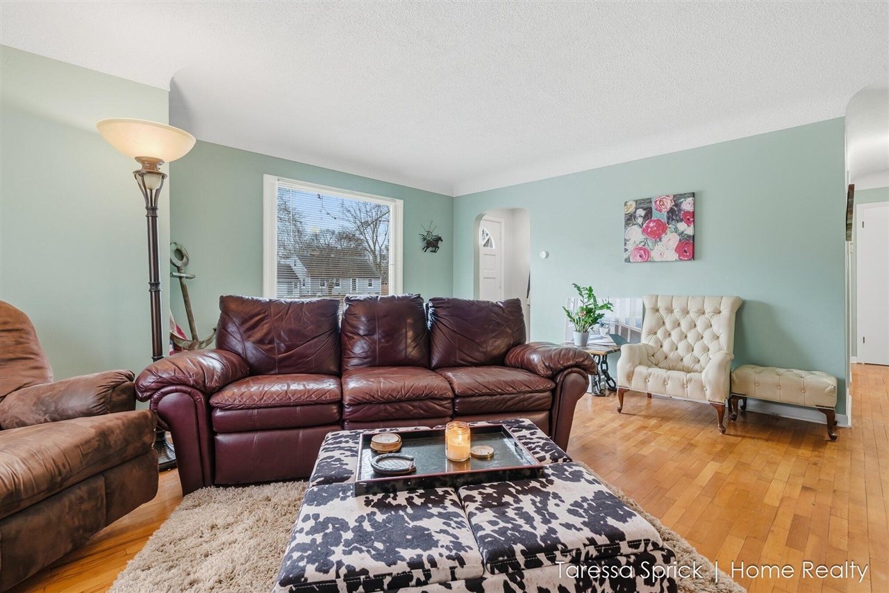 112 Cambridge Avenue, Holland, MI, 49423