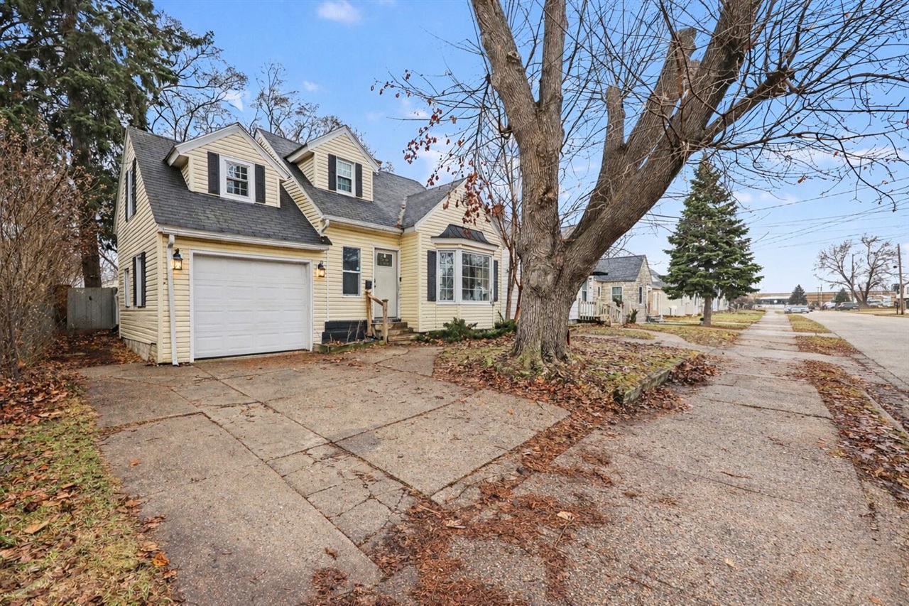 1945 Galewood Avenue, Wyoming, MI, 49509-1409