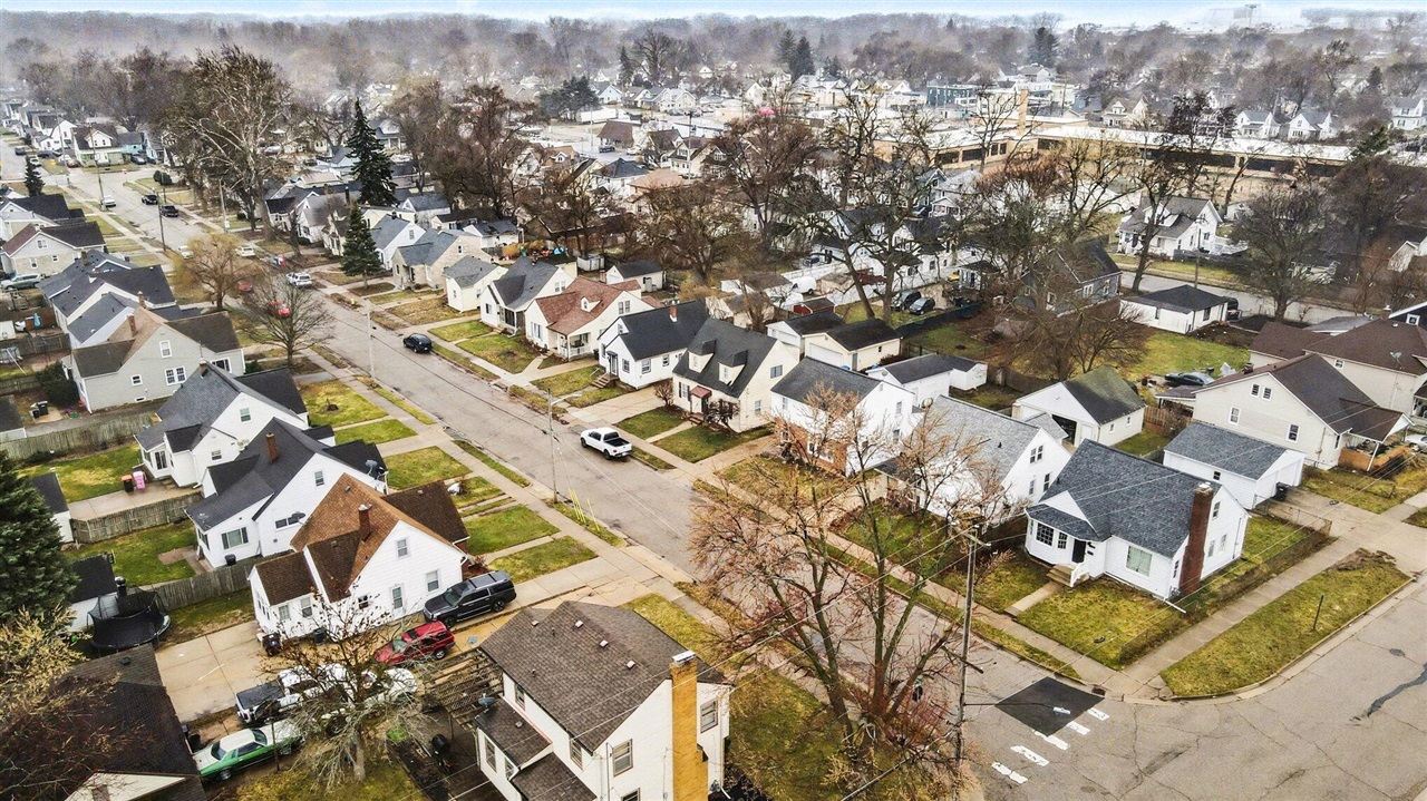 1945 Galewood Avenue, Wyoming, MI, 49509-1409