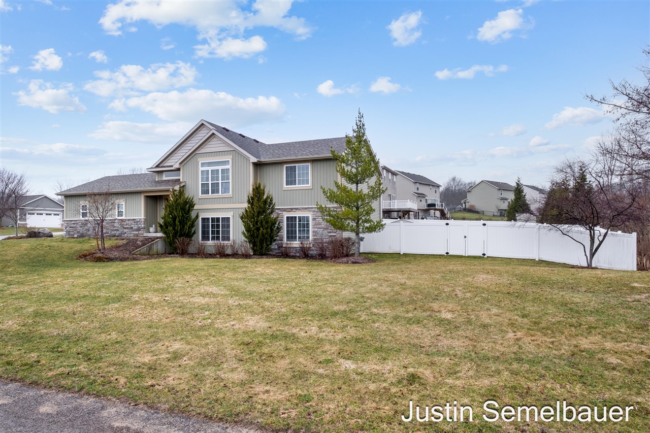 Caledonia, MI, 49316-7524