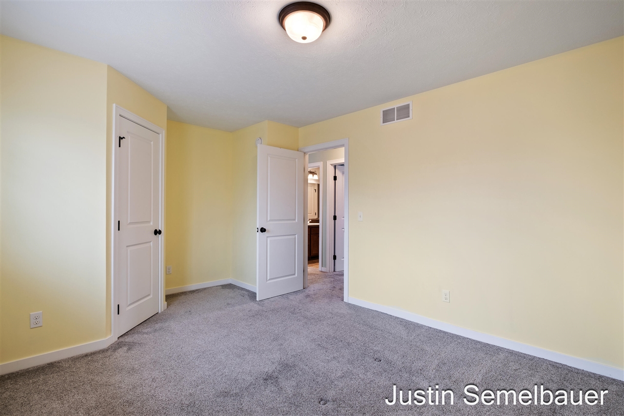 Caledonia, MI, 49316-7524