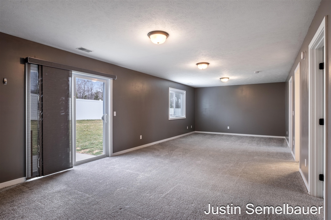 Caledonia, MI, 49316-7524