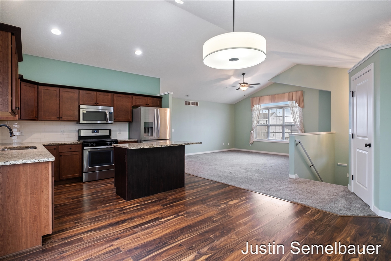 Caledonia, MI, 49316-7524