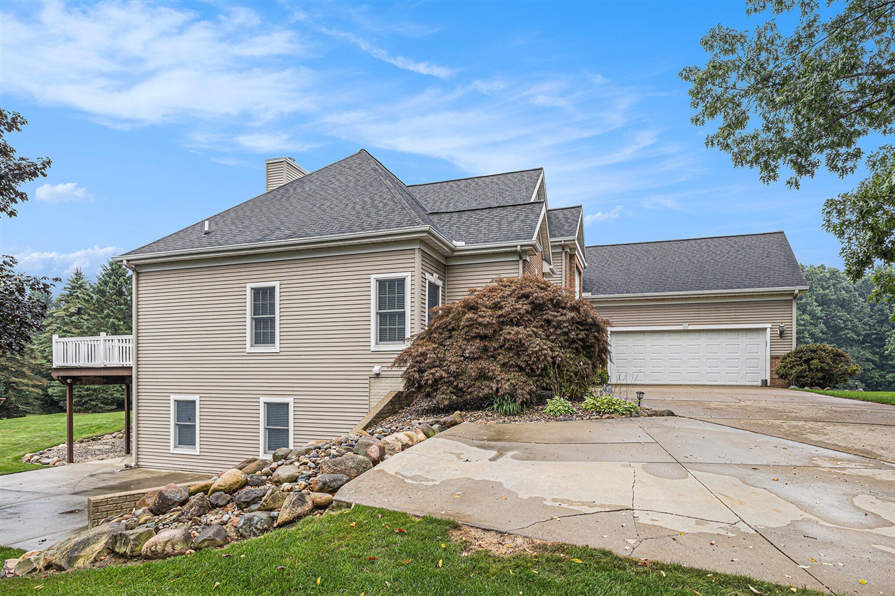 4849 Indian Creek Drive, Jackson, MI, 49201-7903