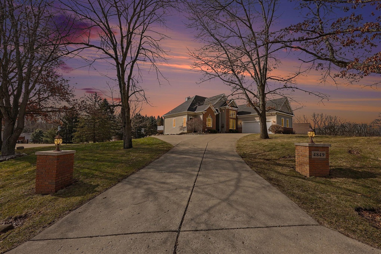 4849 Indian Creek Drive, Jackson, MI, 49201-7903