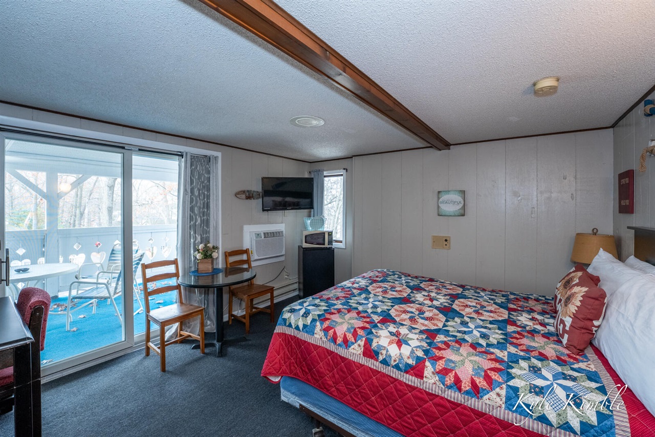 104 W Houghton Lake Drive, Prudenville, MI, 48651-8407