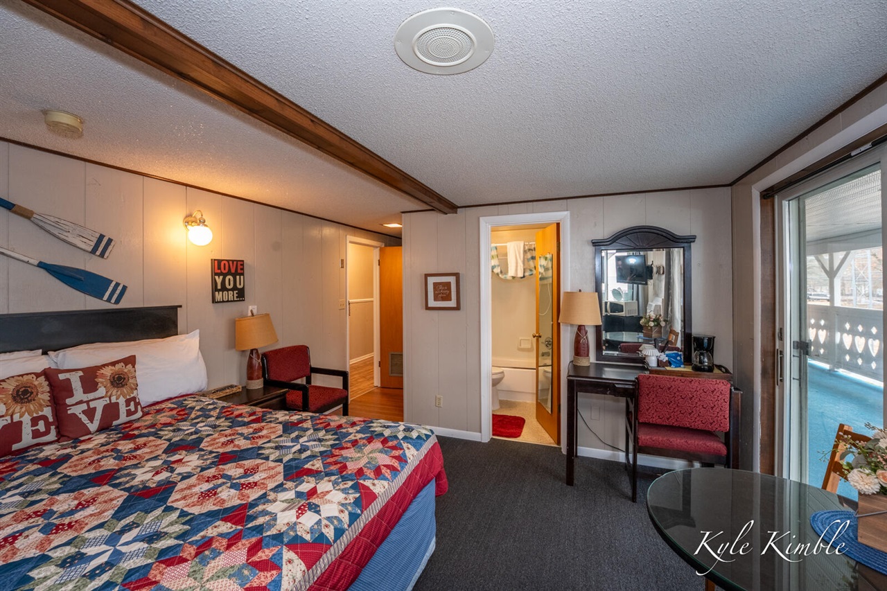 104 W Houghton Lake Drive, Prudenville, MI, 48651-8407