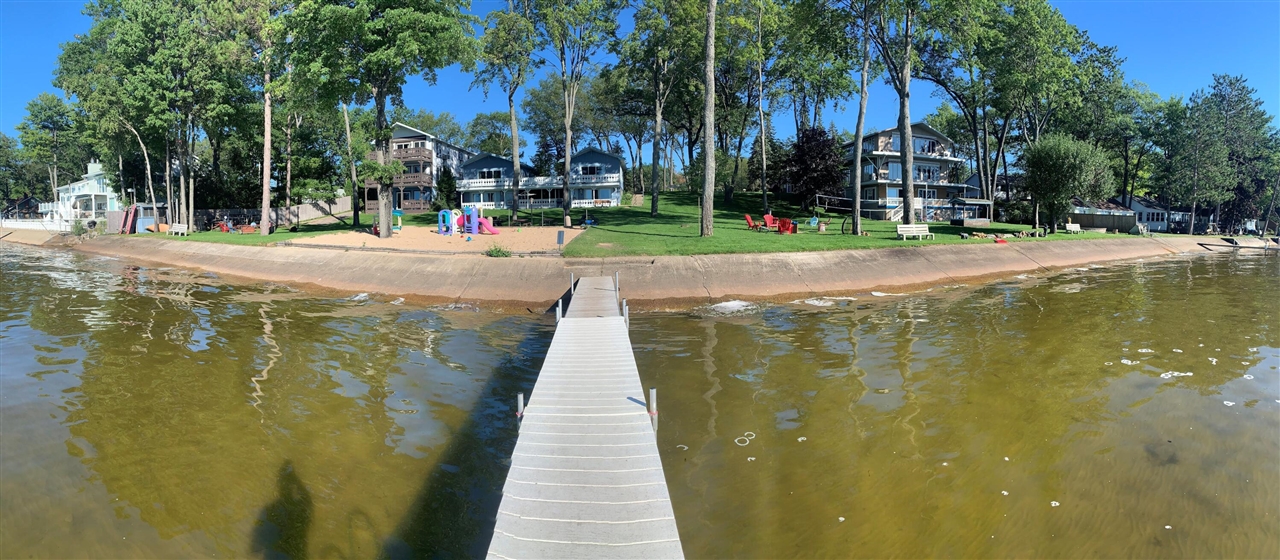 104 W Houghton Lake Drive, Prudenville, MI, 48651-8407