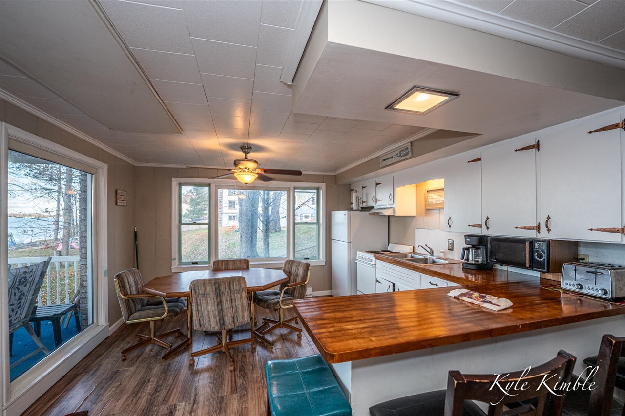 104 W Houghton Lake Drive, Prudenville, MI, 48651-8407