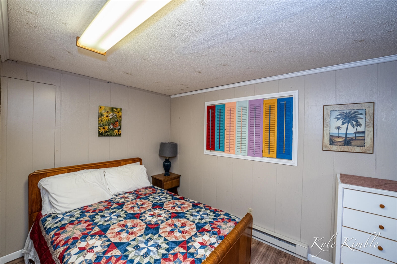 104 W Houghton Lake Drive, Prudenville, MI, 48651-8407