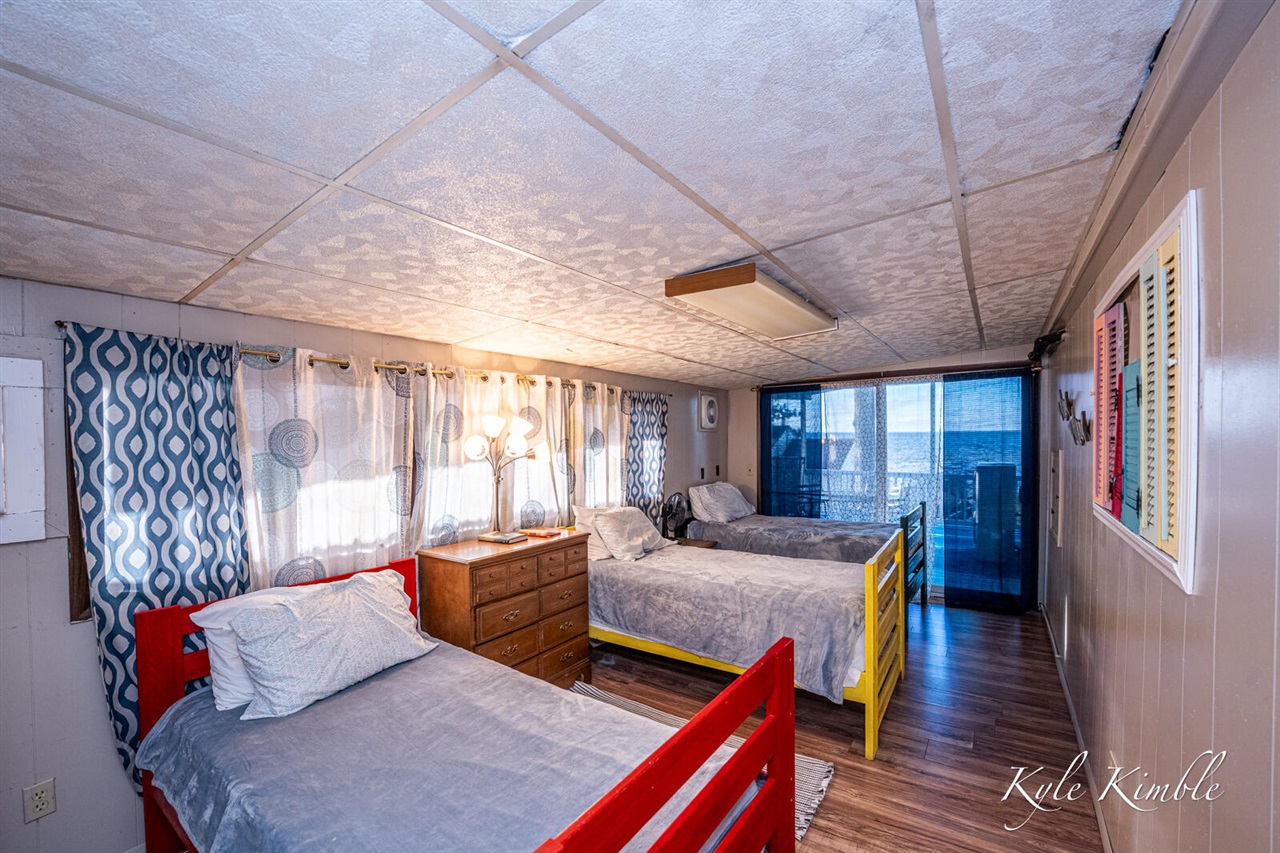 104 W Houghton Lake Drive, Prudenville, MI, 48651-8407