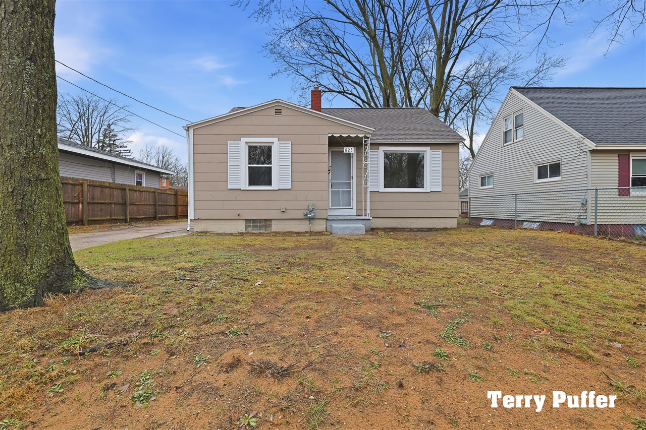 825 Stevens Street, Muskegon, MI, 49442-2125