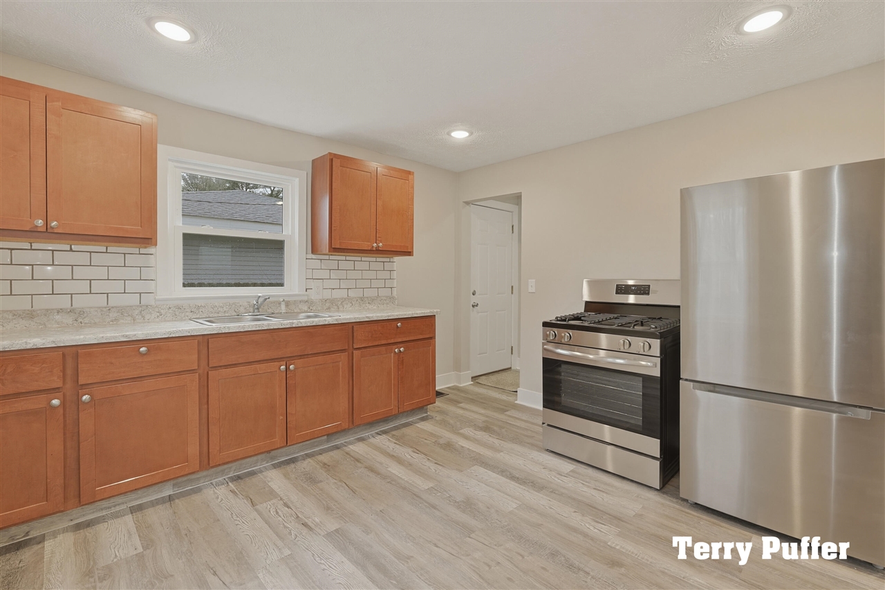 825 Stevens Street, Muskegon, MI, 49442-2125