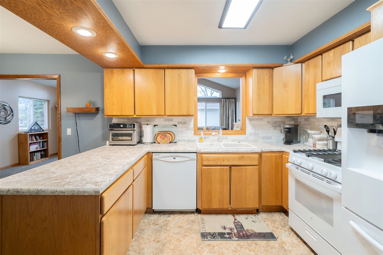 3351 Perry Avenue, Wyoming, MI, 49519-3233