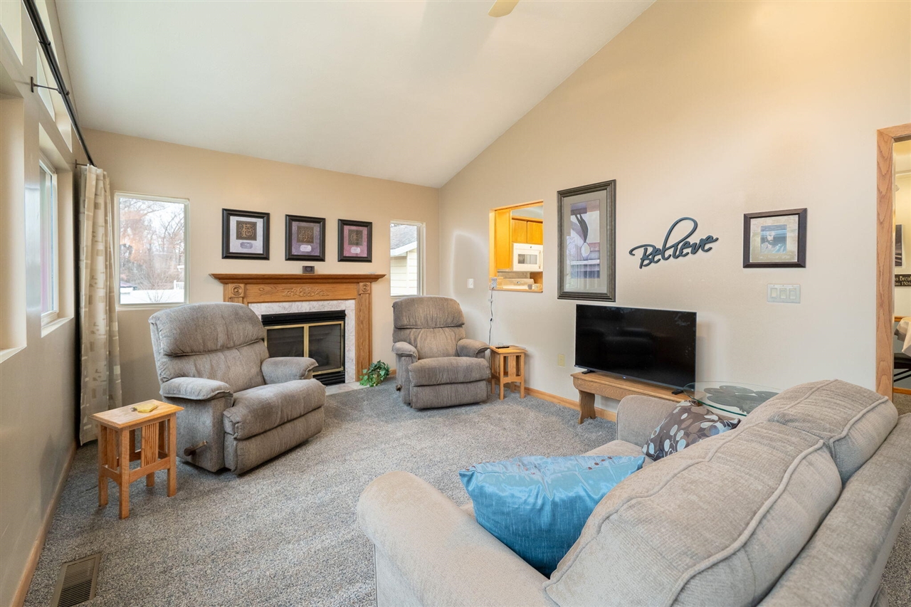 3351 Perry Avenue, Wyoming, MI, 49519-3233