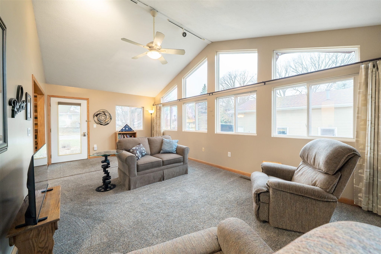 3351 Perry Avenue, Wyoming, MI, 49519-3233