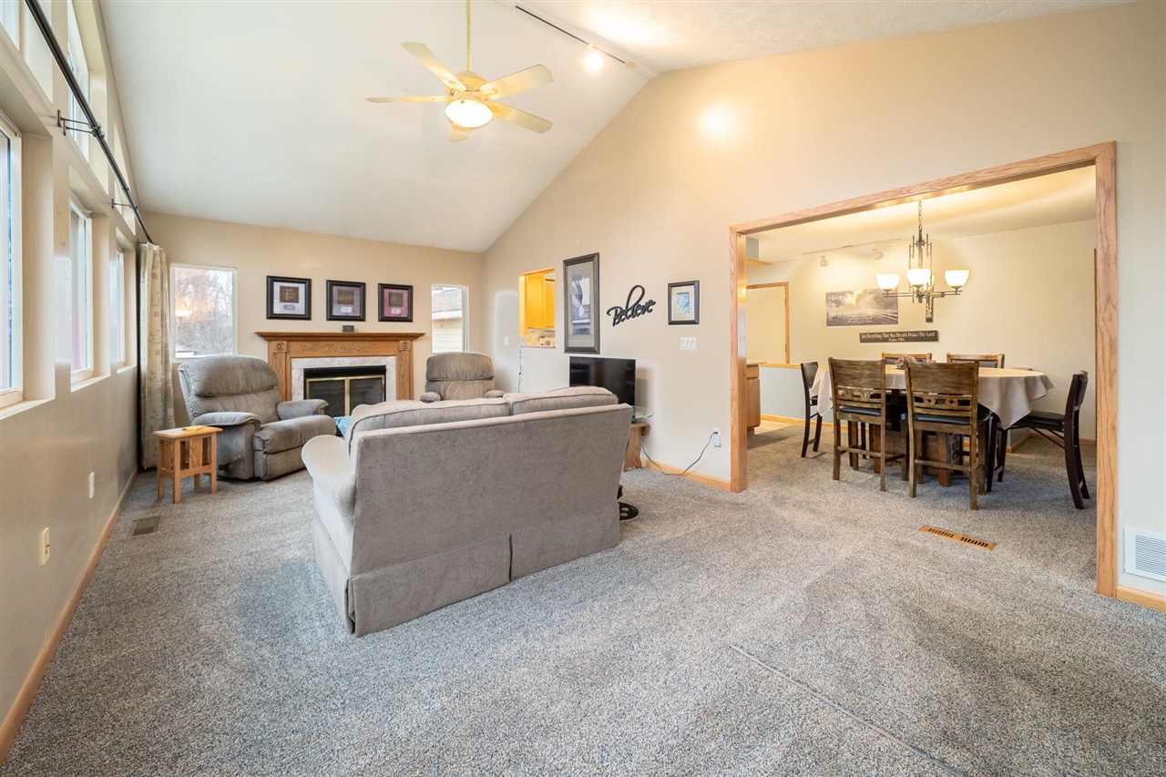 3351 Perry Avenue, Wyoming, MI, 49519-3233