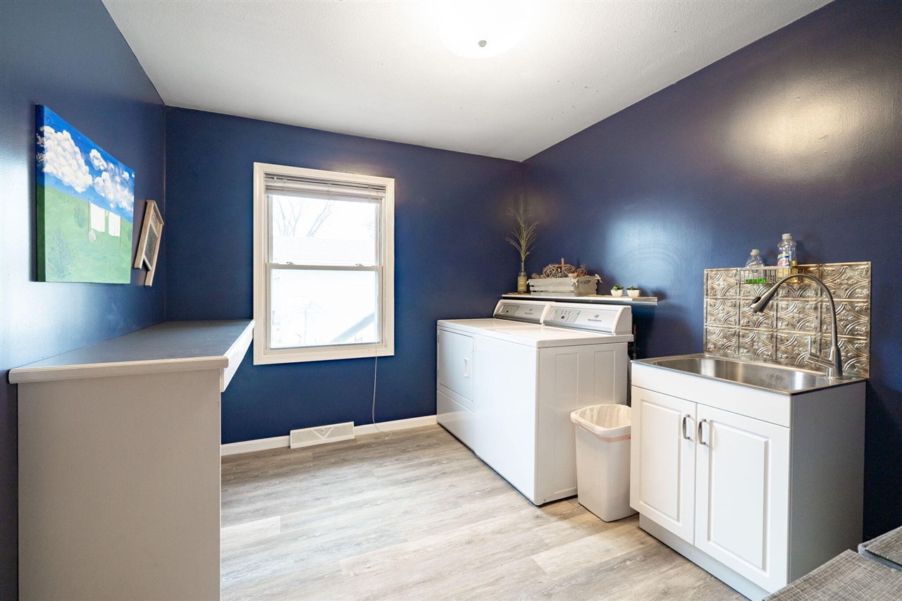 3351 Perry Avenue, Wyoming, MI, 49519-3233