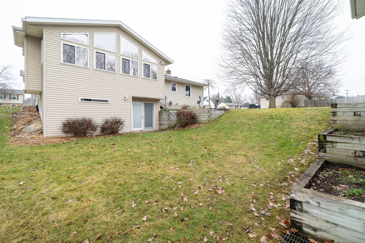 3351 Perry Avenue, Wyoming, MI, 49519-3233