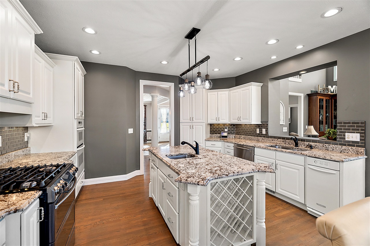 5052 S Dickinson Court, Saint Joseph, MI, 49085-8692